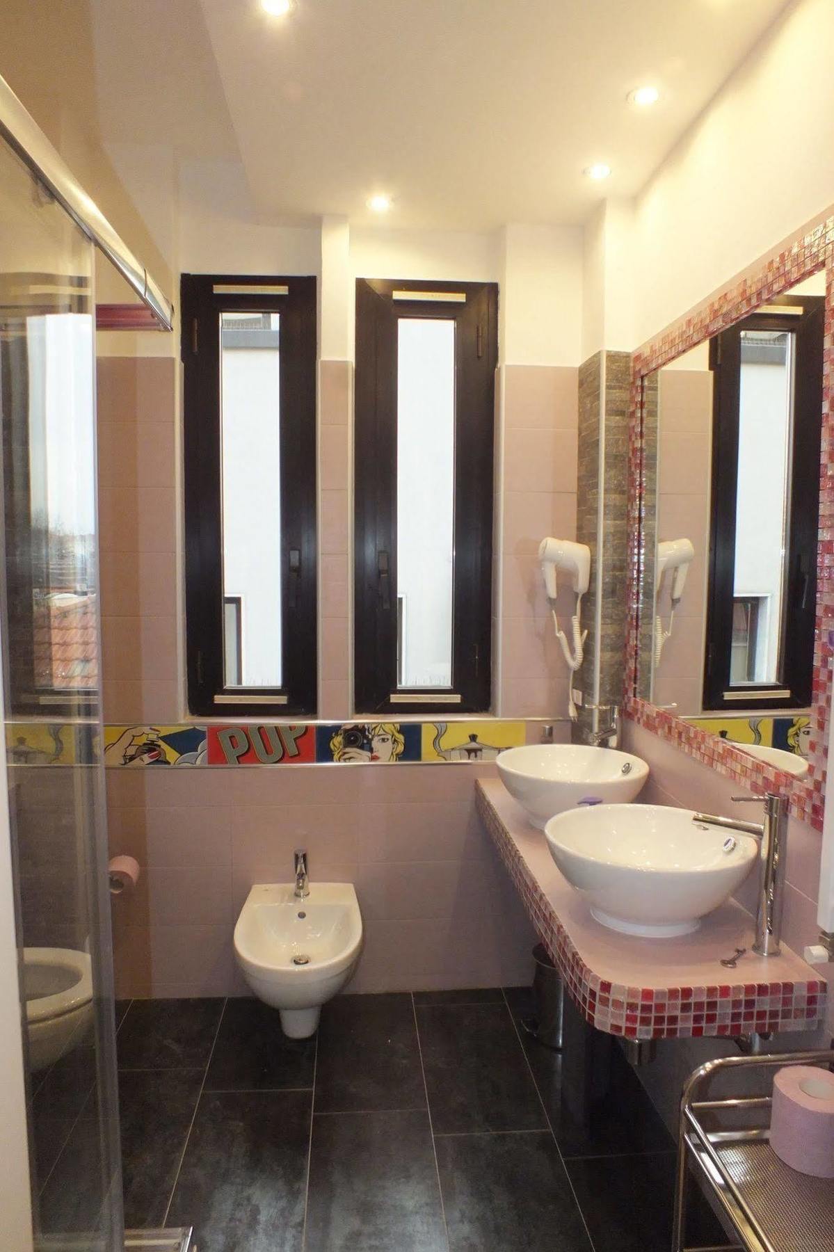 Hostal Atmos Luxe Navigli