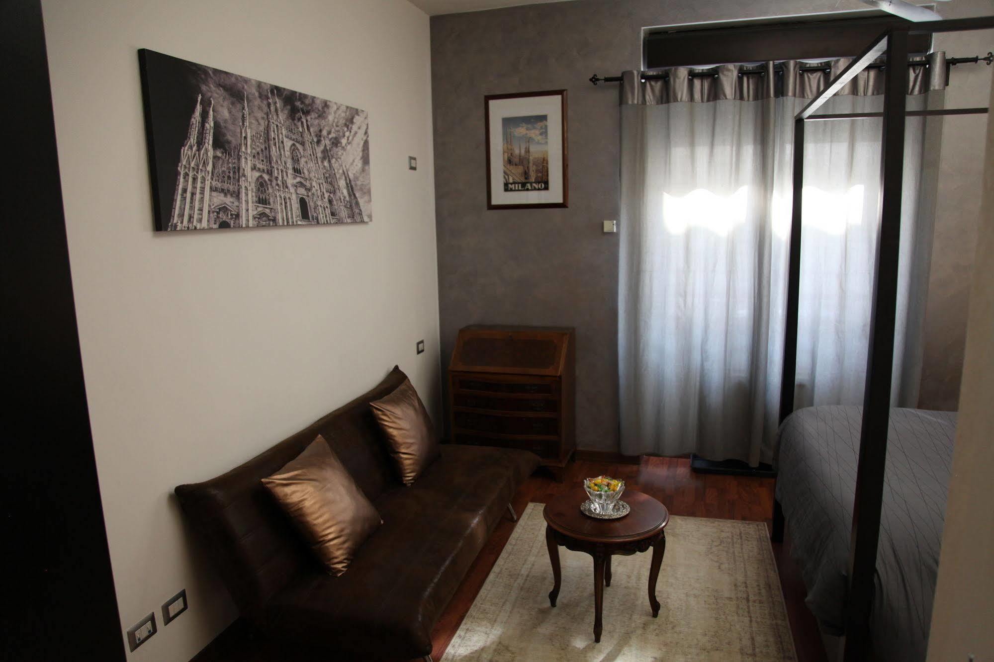 Hostal Atmos Luxe Navigli Milán